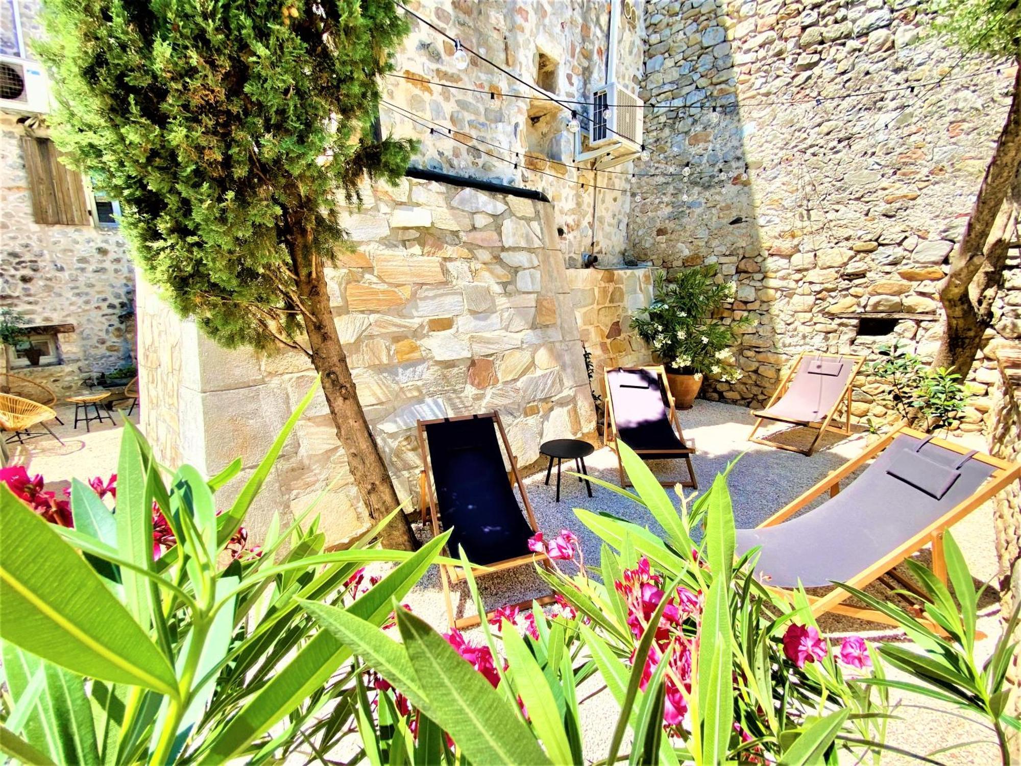 Gite De Groupe 9Ch Ou 3 Gites Independants De 3Ch - Patio Et Piscine Interieure Chauffee Toute L'Annee Vallon-Pont-dʼArc Exterior foto